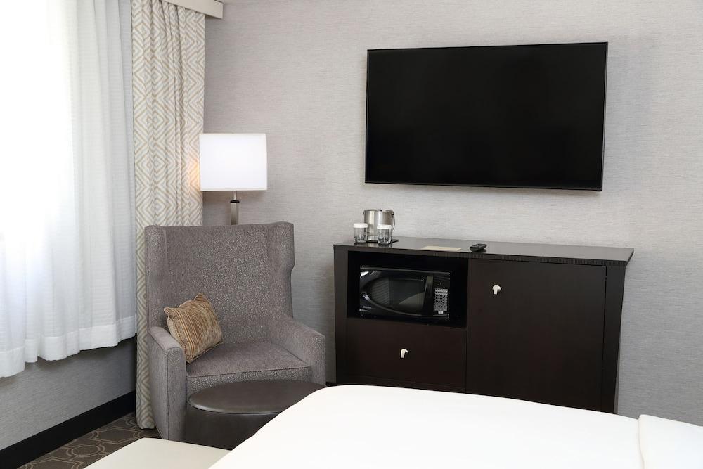 Doubletree By Hilton Boston/Westborough Hotel Exterior photo
