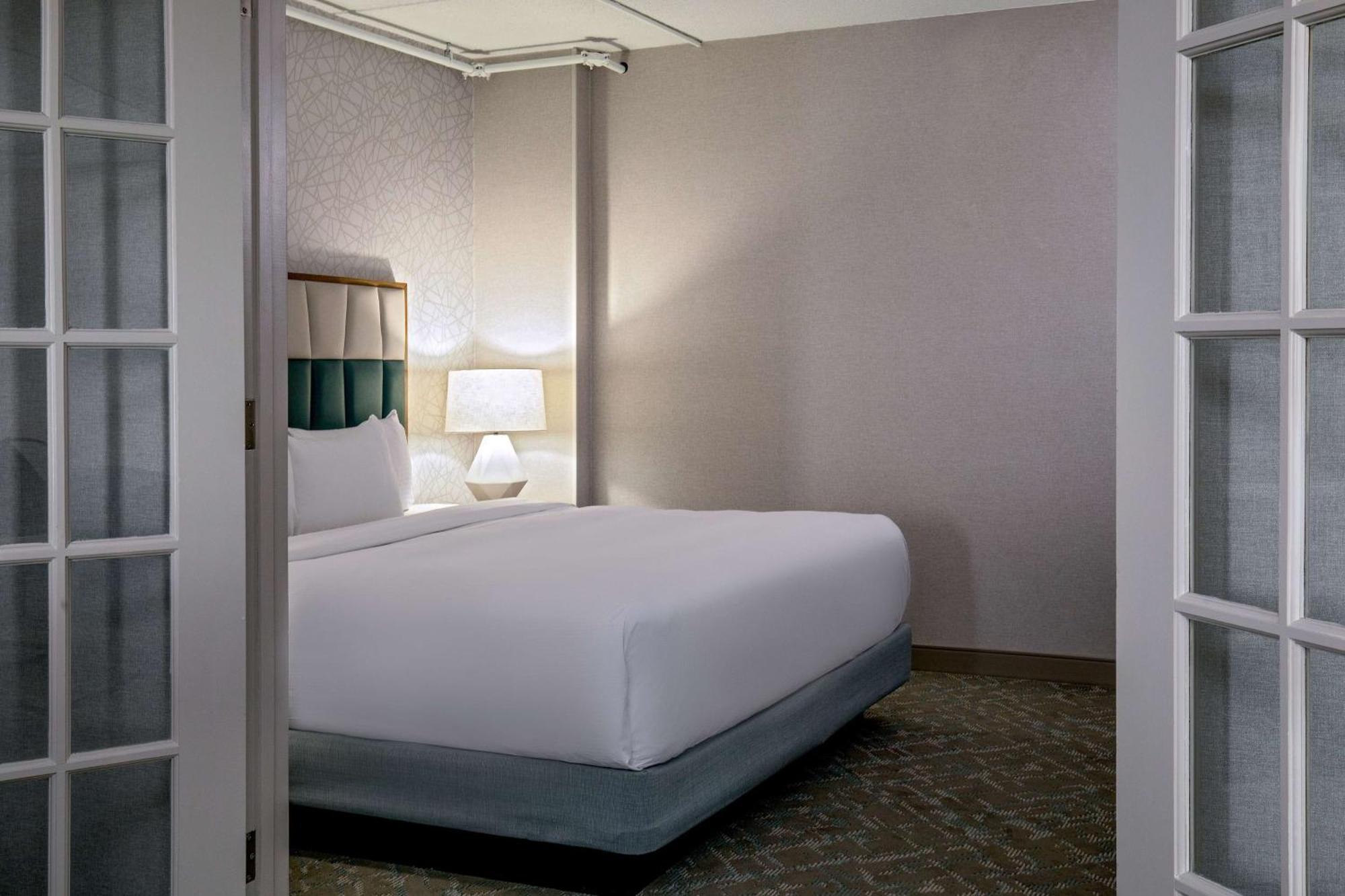 Doubletree By Hilton Boston/Westborough Hotel Exterior photo