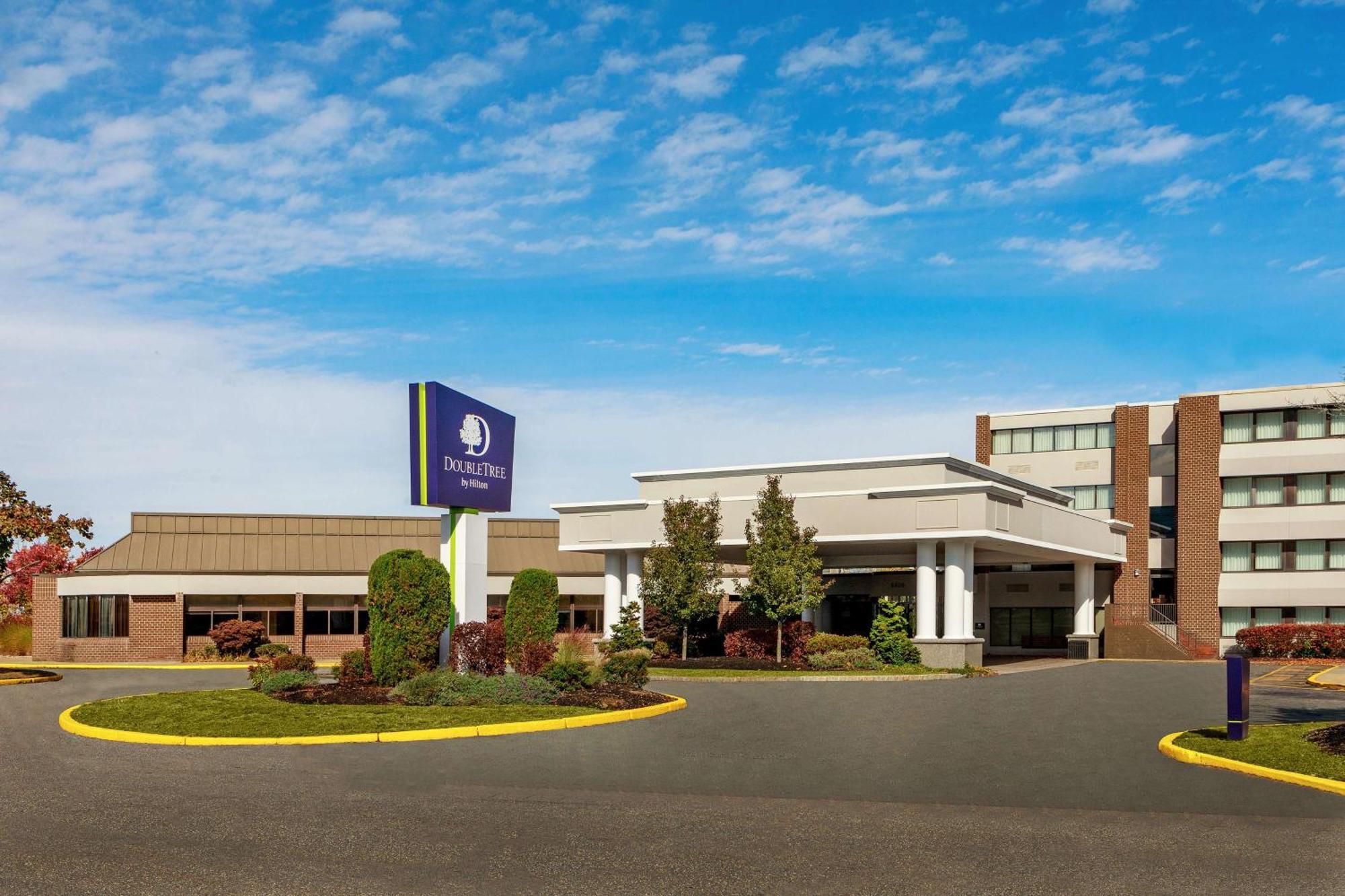 Doubletree By Hilton Boston/Westborough Hotel Exterior photo