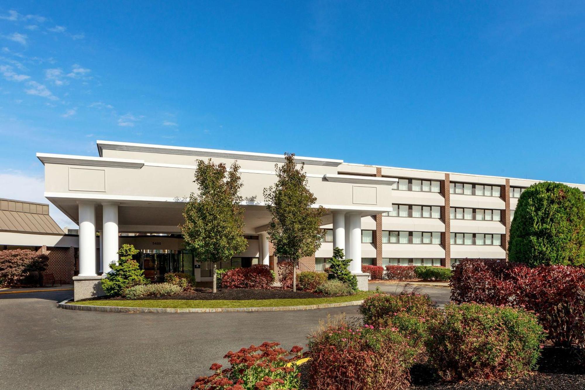Doubletree By Hilton Boston/Westborough Hotel Exterior photo