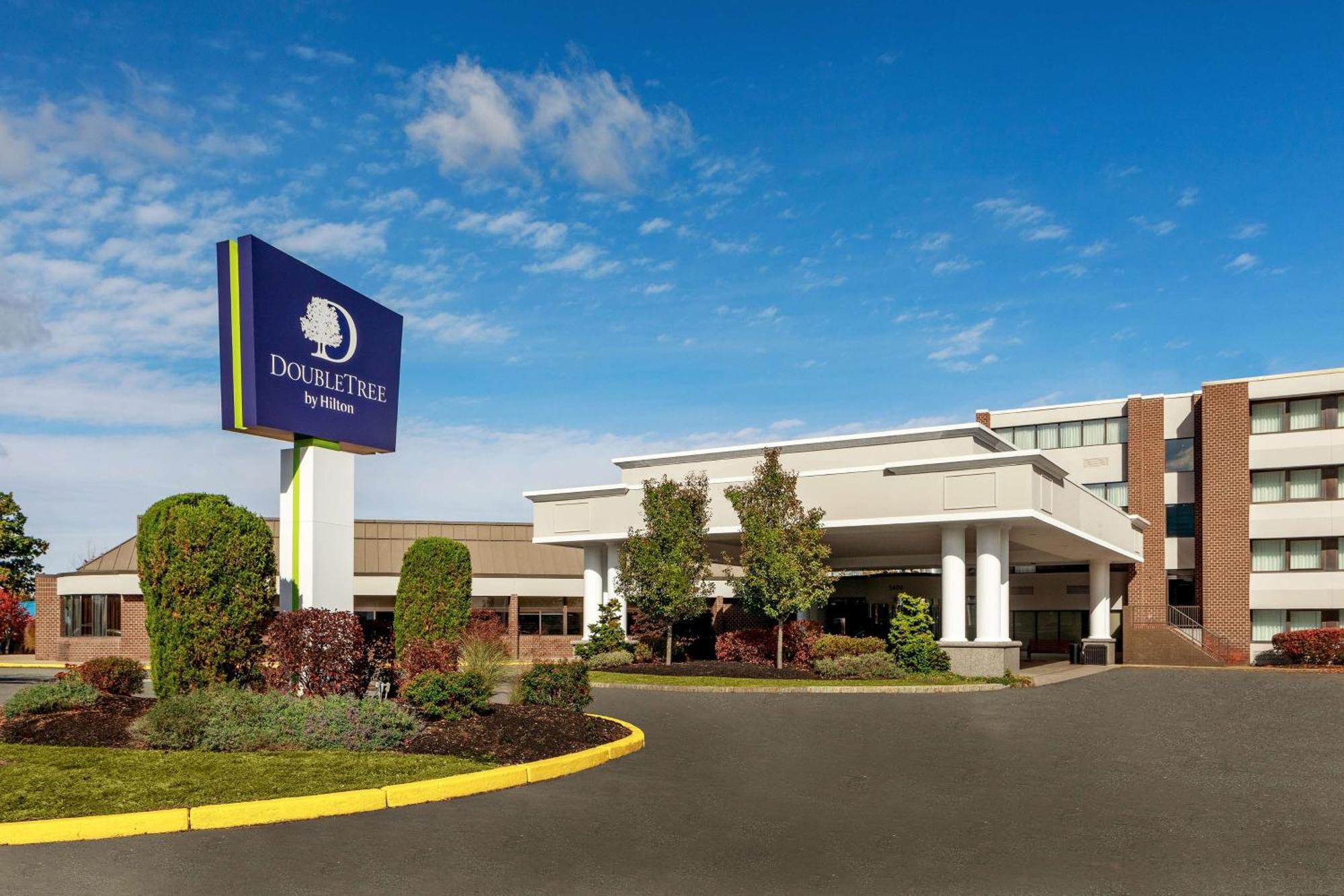 Doubletree By Hilton Boston/Westborough Hotel Exterior photo