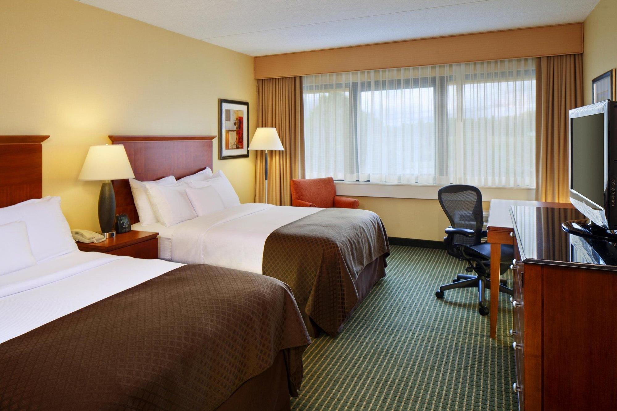 Doubletree By Hilton Boston/Westborough Hotel Exterior photo