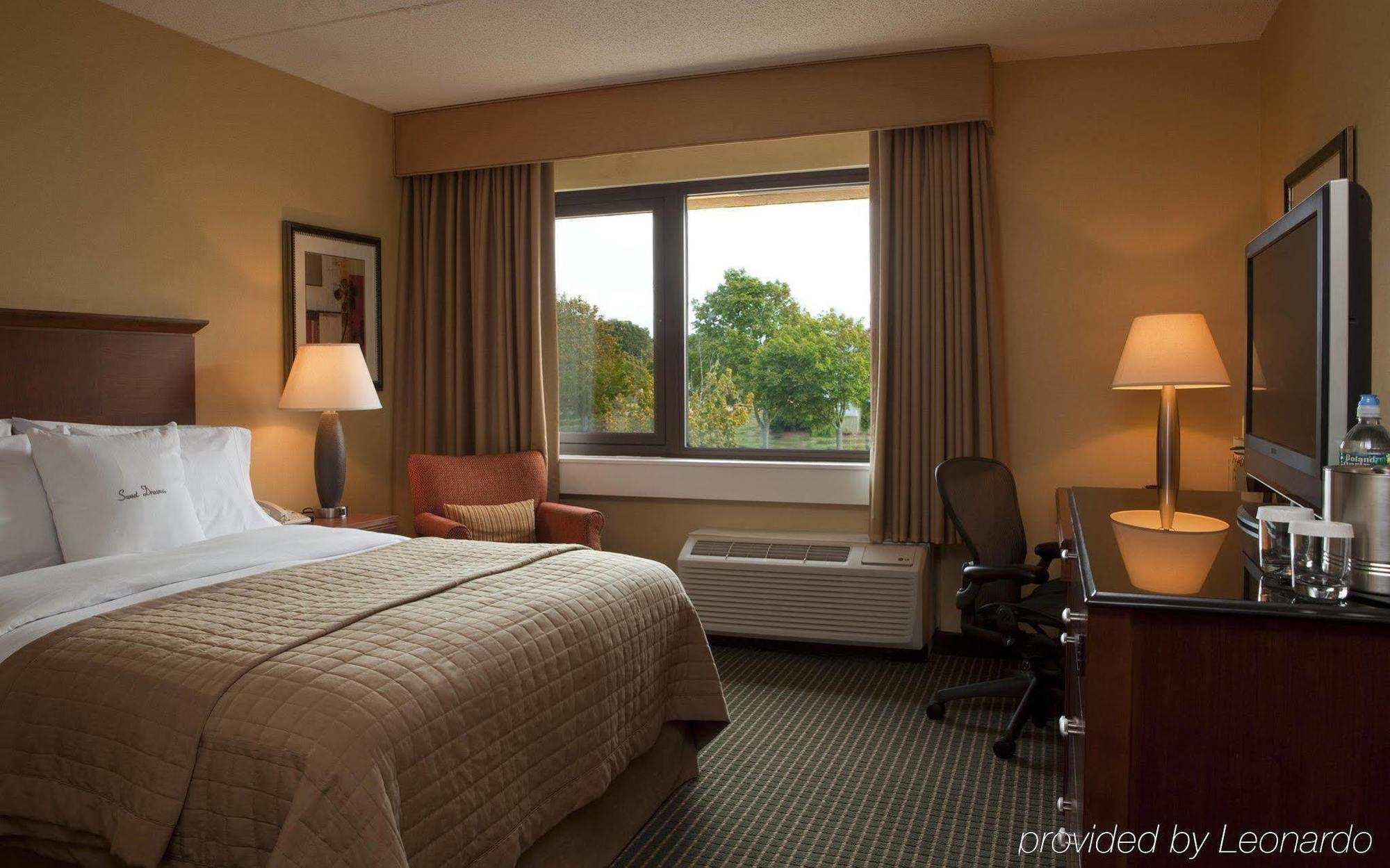 Doubletree By Hilton Boston/Westborough Hotel Exterior photo