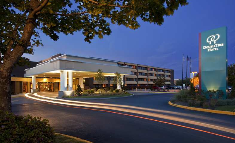 Doubletree By Hilton Boston/Westborough Hotel Exterior photo